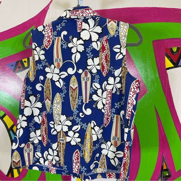 Hilo Hattie, The Hawaiian Original, Sleeveless Button Up Shirt. Size Medium. - Picture 6 of 6
